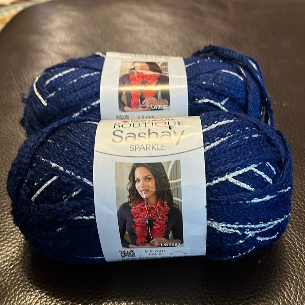 NWT Lot of 2 Sashay Sparkle Red Heart Boutique “Blueprint”